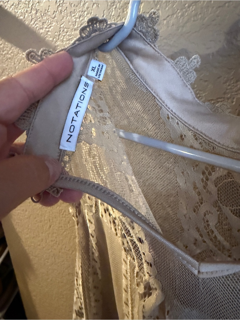 Notations Beige Lace Sleeveless Camisole - Picture 3 of 5